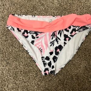 SHEIN Pink and Black Leaf Print Bikini Bottom